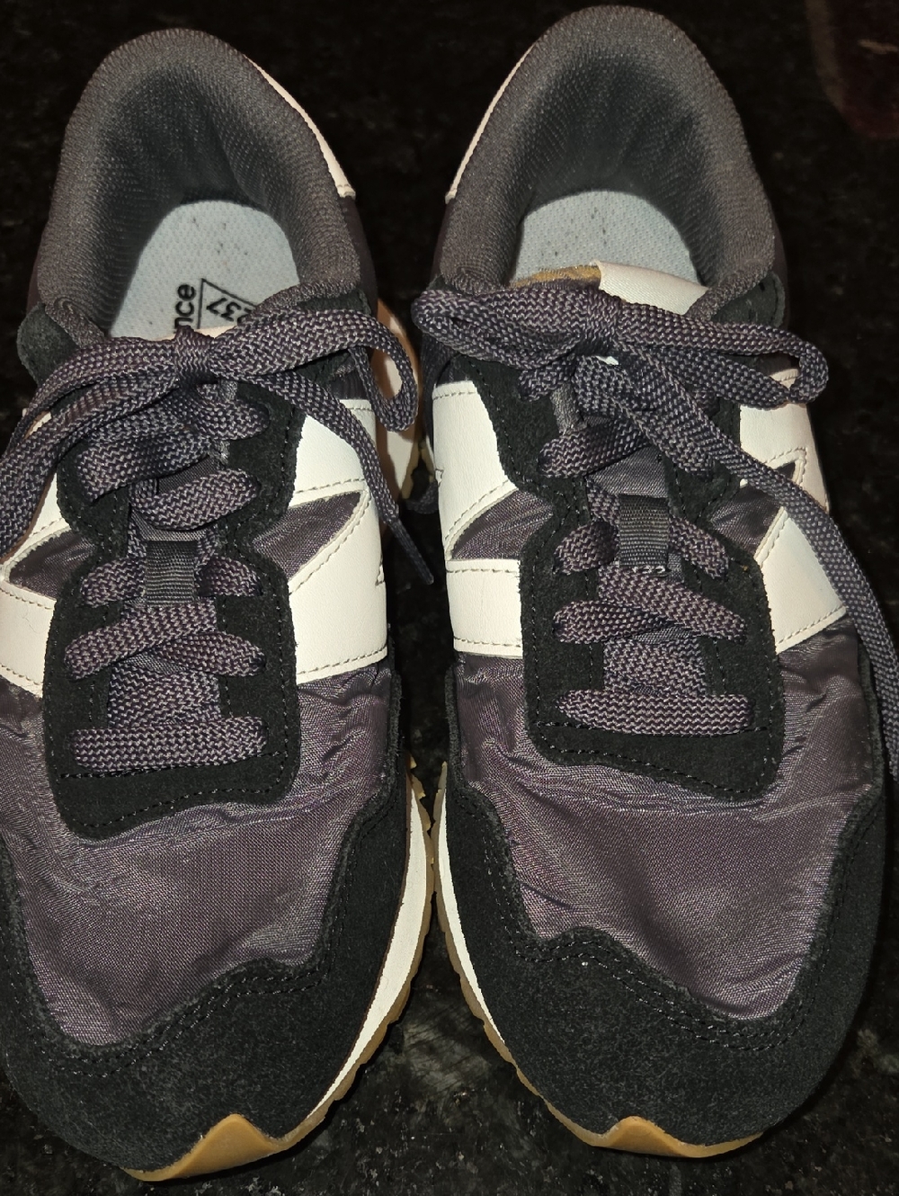 New Balance Women's Black, White, and Gray Low-Top Retro Sneakers Size 8
